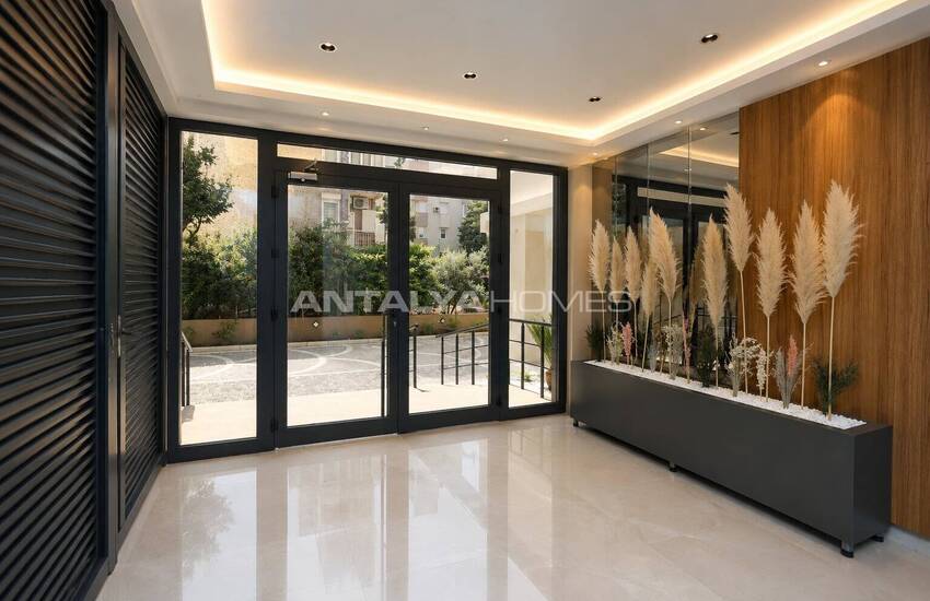 Flats in a Complex with Pool and Parking in Antalya Konyaalti 4