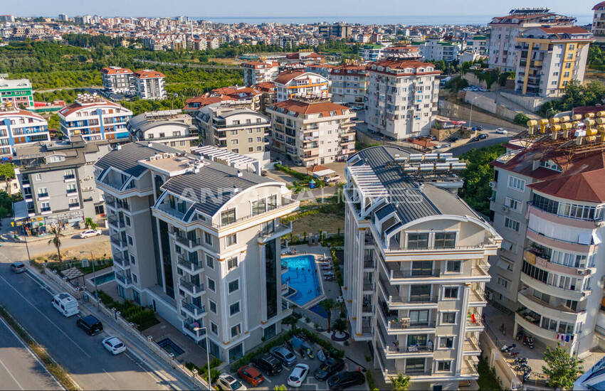 Alanya'da Zengin Olanaklı Sitede Şehir ve Dağ Manzaralı Daireler 4