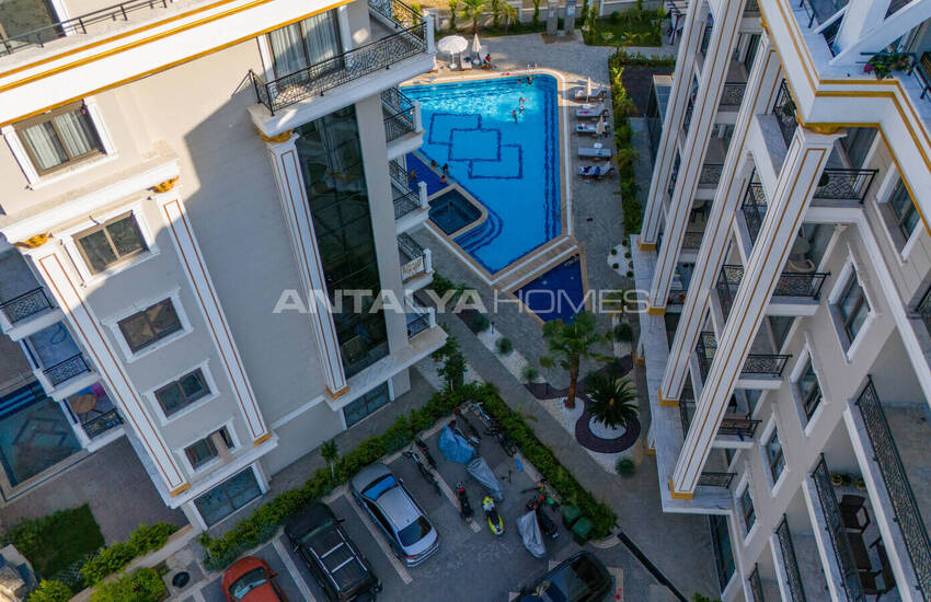 Alanya'da Zengin Olanaklı Sitede Şehir ve Dağ Manzaralı Daireler 7