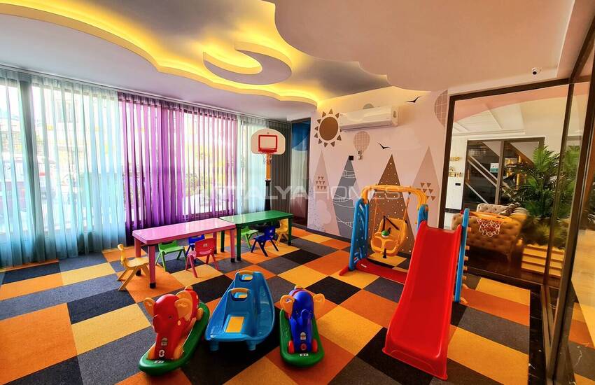 Alanya'da Zengin Olanaklı Sitede Şehir ve Dağ Manzaralı Daireler 12