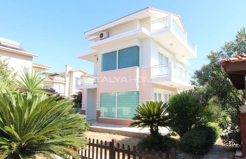 Antalya Belek'te Golf Sahasına Yakın Sitede Satılık Müstakil Villa 8