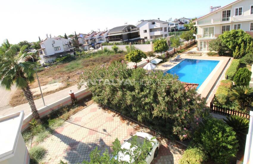 Antalya Belek'te Golf Sahasına Yakın Sitede Satılık Müstakil Villa 16