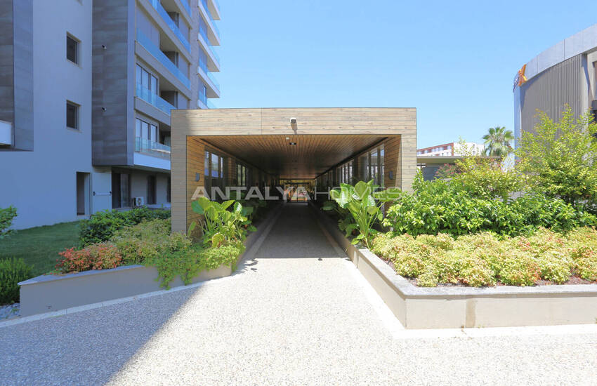 Antalya Konyaaltı'nda Seçkin Sitede Eşyalı 2+1 Daire  3