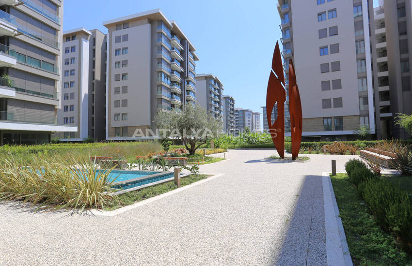 Antalya Konyaaltı'nda Seçkin Sitede Eşyalı 2+1 Daire  9