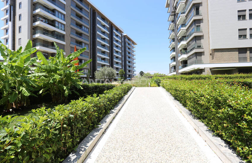 Antalya Konyaaltı'nda Seçkin Sitede Eşyalı 2+1 Daire  15