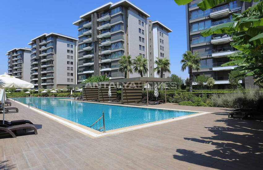 Antalya Konyaaltı'nda Seçkin Sitede Eşyalı 2+1 Daire  1
