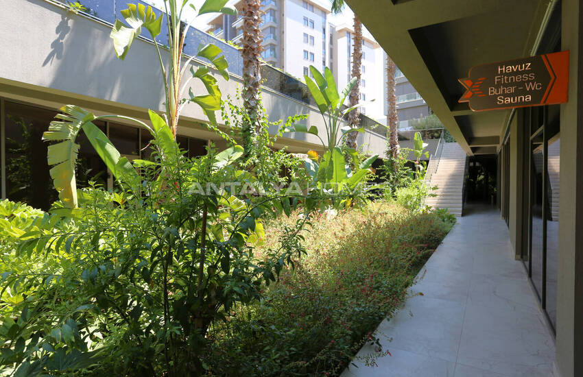 Antalya Konyaaltı'nda Seçkin Sitede Eşyalı 2+1 Daire  13