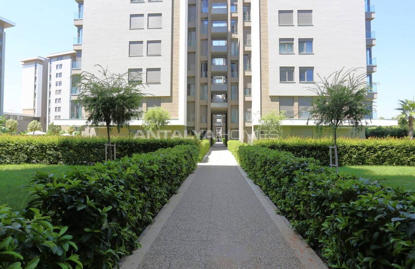 Antalya Konyaaltı'nda Seçkin Sitede Eşyalı 2+1 Daire  6