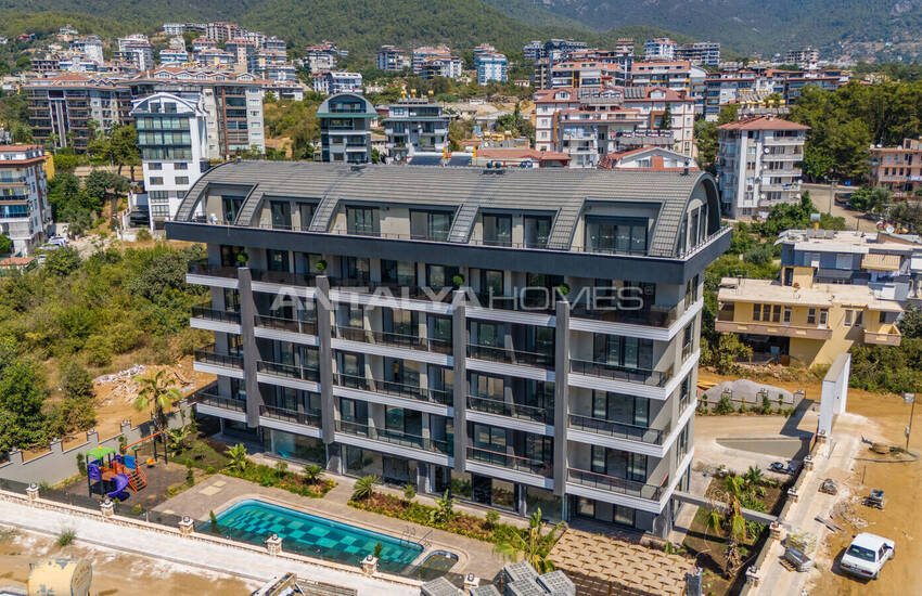 Nature-view Flats in a Complex with Pool in Alanya Center
