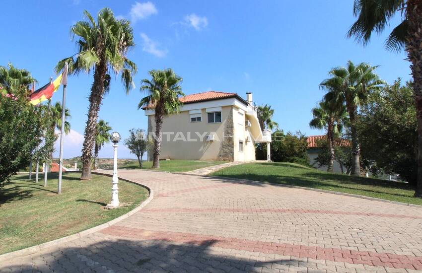 Möblierte Villa In Einem Komplex Mit Pool In Antalya 1