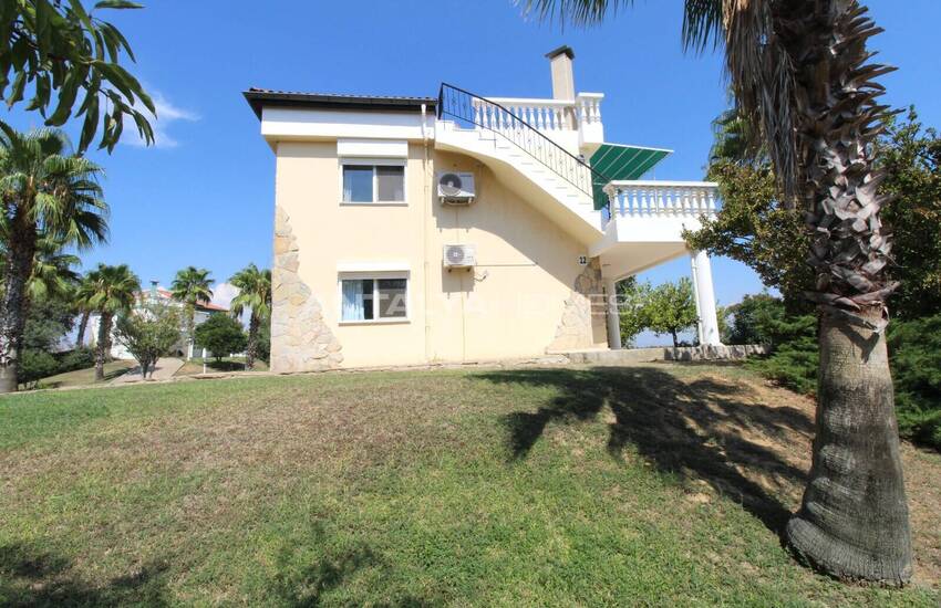 Antalya'da Havuzlu Site İçinde Taşınmaya Hazır Eşyalı Villa 9