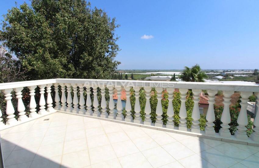 Antalya'da Havuzlu Site İçinde Taşınmaya Hazır Eşyalı Villa 15