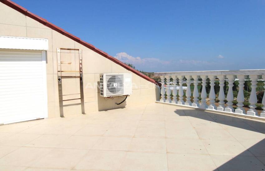 Antalya'da Havuzlu Site İçinde Taşınmaya Hazır Eşyalı Villa 17