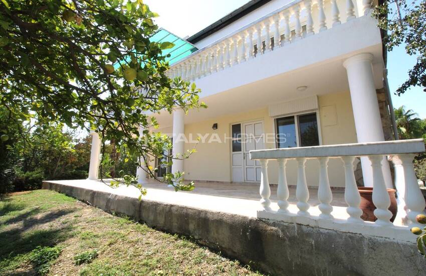 Antalya'da Havuzlu Site İçinde Taşınmaya Hazır Eşyalı Villa 13