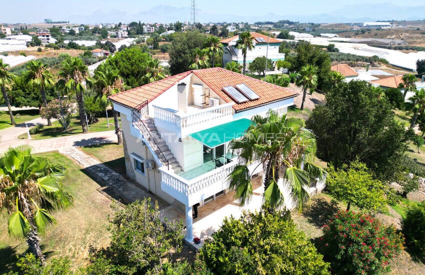 Antalya'da Havuzlu Site İçinde Taşınmaya Hazır Eşyalı Villa 4