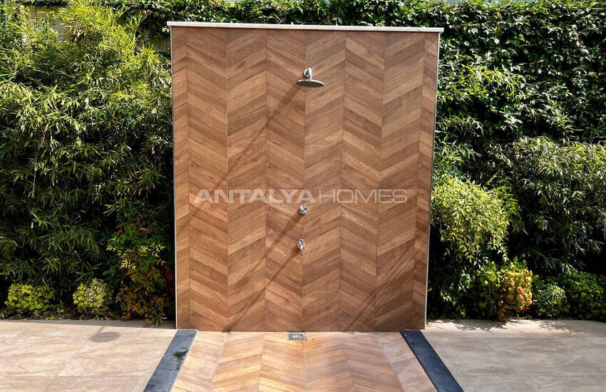 Beach-side Flat in a Complex with Pool in Alanya Center 7