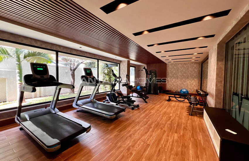 Beach-side Flat in a Complex with Pool in Alanya Center 13