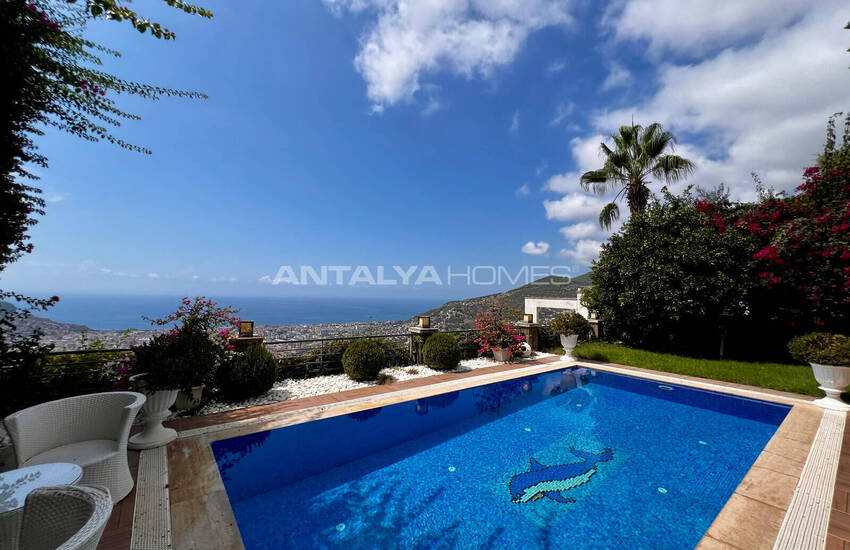 3-bedroom Sea-view House with Pool in Alanya Bektas