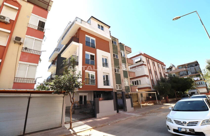 Antalya Kepez'de Tramvay Durağına Yakın Şık Daireler