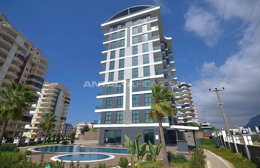 Spacious Sea-view Apartment with Pool and Parking in Alanya