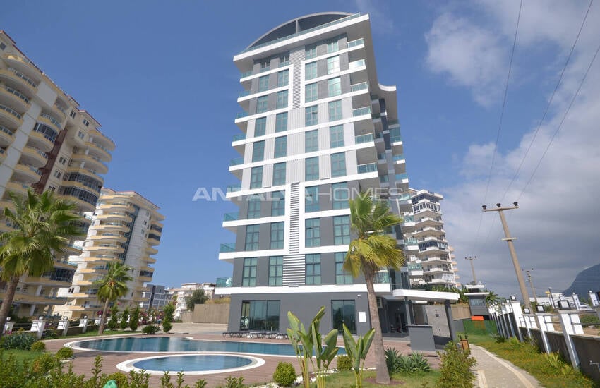 Meerblick-wohnung Mit Pool Und Parkplatz In Alanya