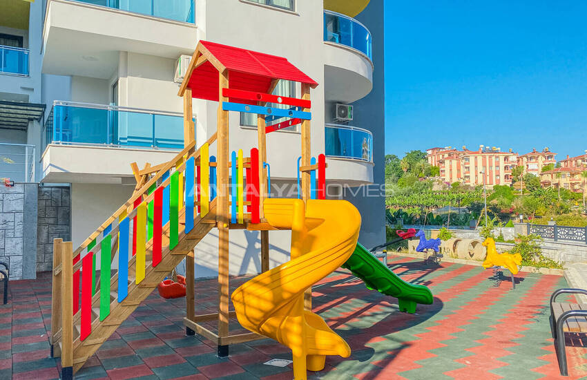 Antalya Alanya'da Deniz Manzaralı Site İçinde Daireler 9
