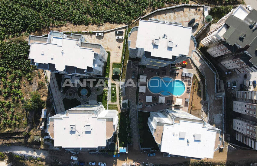 Antalya Alanya'da Deniz Manzaralı Site İçinde Daireler 4