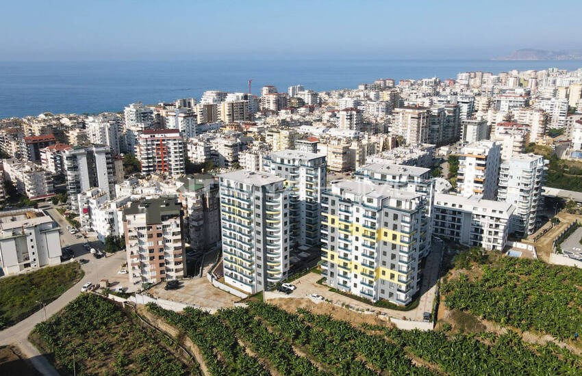 Antalya Alanya'da Deniz Manzaralı Site İçinde Daireler 1