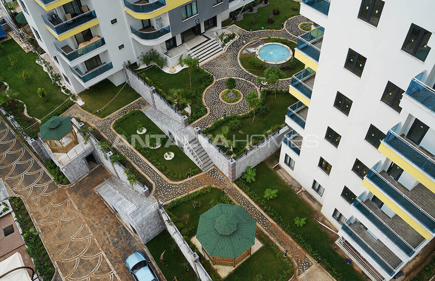 Antalya Alanya'da Deniz Manzaralı Site İçinde Daireler 2