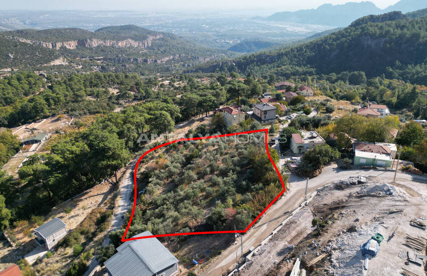 Vaste Ferme Près De La Route Principale À Antalya Konyaaltı