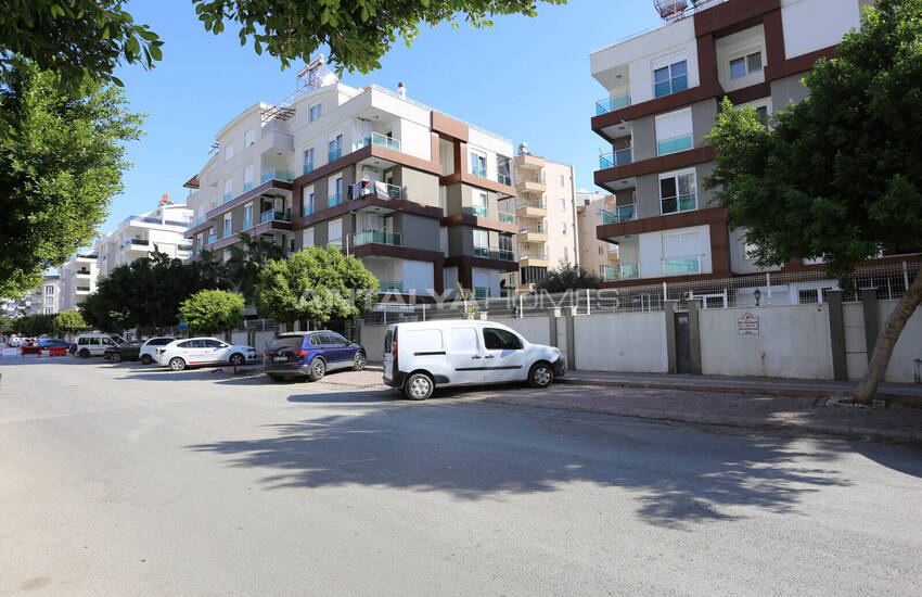 Real Estate with Mountain-view in a Complex in Konyaalti 1