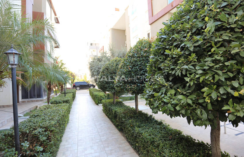 Real Estate with Mountain-view in a Complex in Konyaalti 7