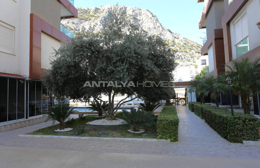 Real Estate with Mountain-view in a Complex in Konyaalti 8