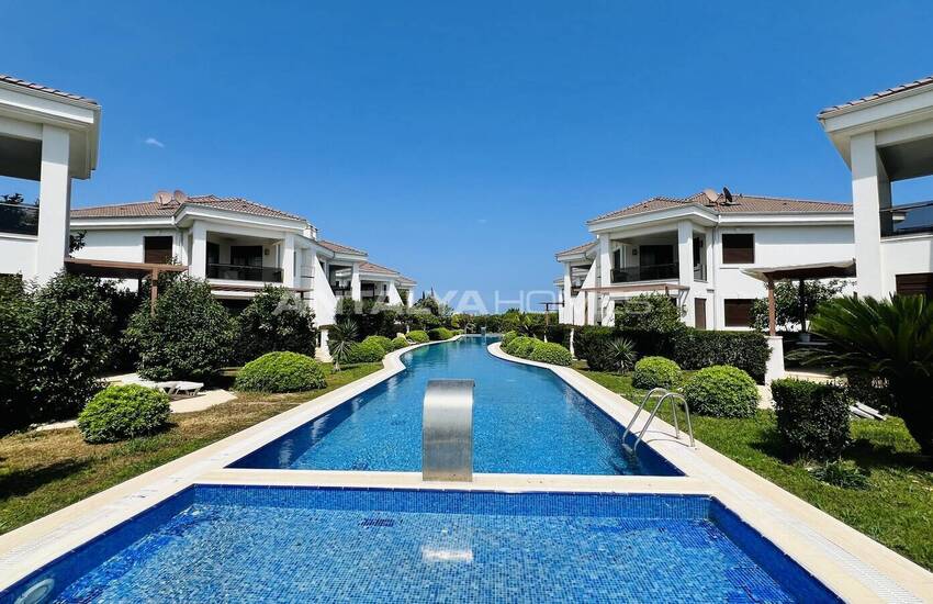 Hus Med Bergsutsikt Nära Havet I Ett Komplex I Çamyuva 2