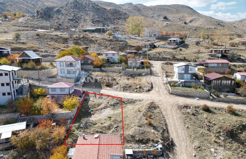 Antalya Konyaaltı'nda Sakin Bir Konumda Satılık İmarlı Arsa 1