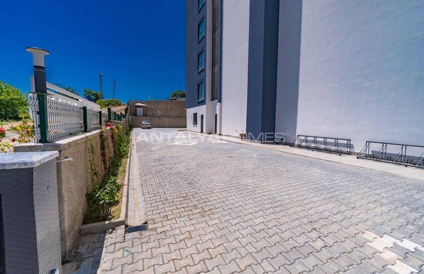 Stylish Flats in an Extensive Project in Alanya Avsallar 11