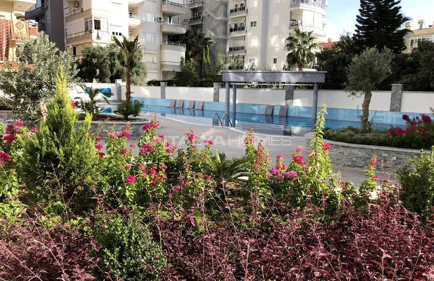 Alanya'da Sahile Yakın Havuzlu ve Otoparklı Daireler 4