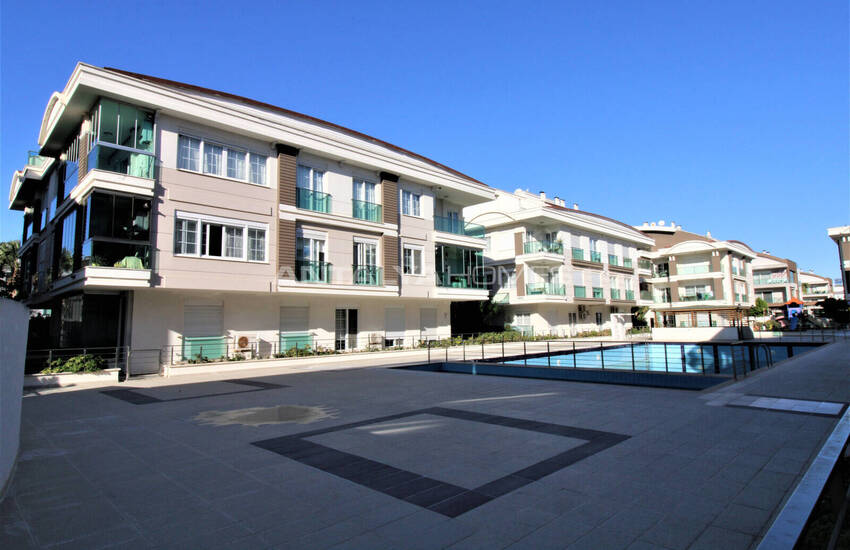 Key Ready Apartment in a Complex with a Pool in Antalya Lara 3