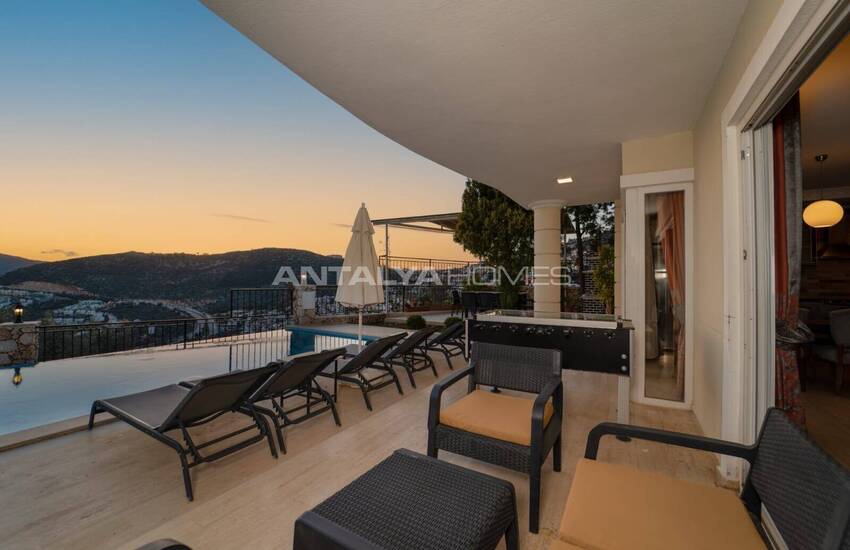 منزل فاخر بإطلالة بانورامية على البحر وحمام سباحة في كاس كالكان 10