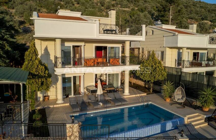 منزل فاخر بإطلالة بانورامية على البحر وحمام سباحة في كاس كالكان 12