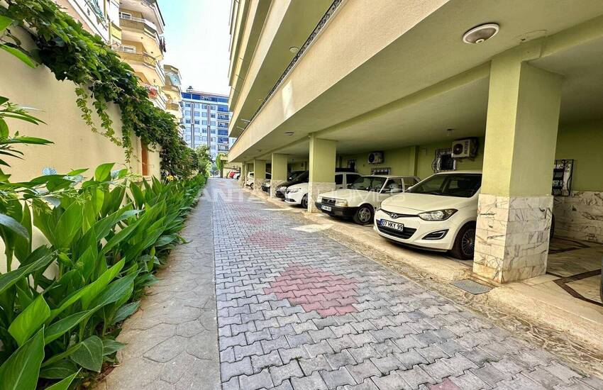 Недвижимость с видом на бассейн в комплексе на берегу моря в Махмутлар 5