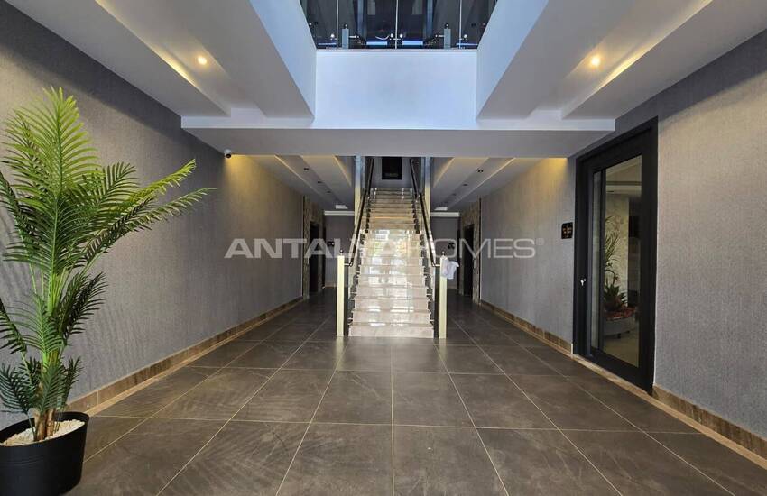 Kestel Alanya'da Sosyal Olanaklara Sahip Denize Sıfır Sitede Daireler 21