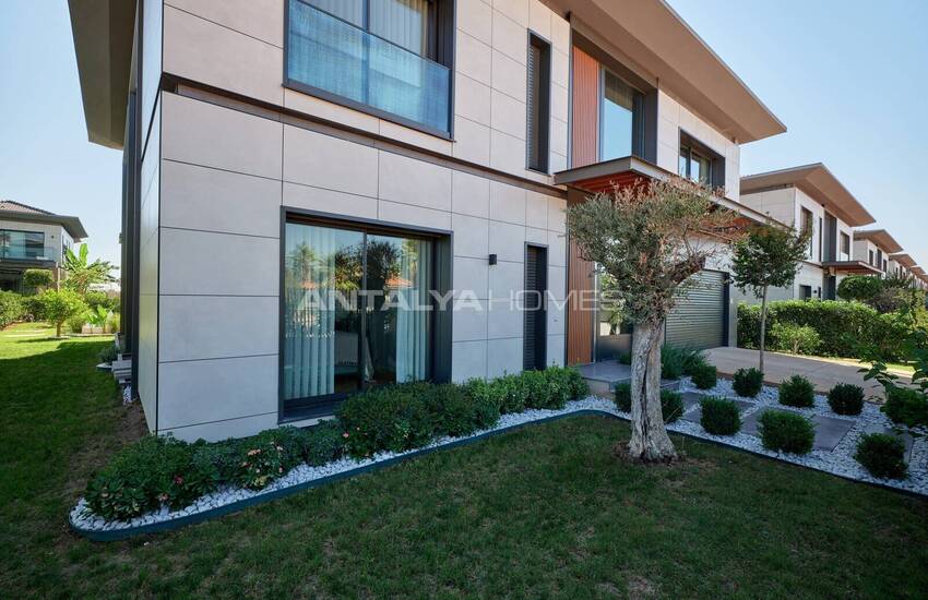 Antalya Döşemealtı'nda Güvenlikli Site İçinde Şık Villalar 5