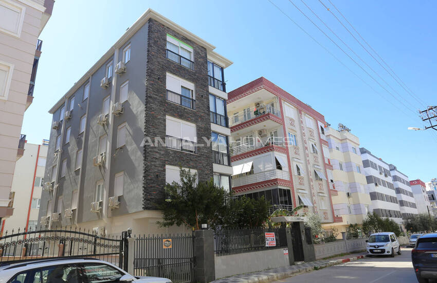 Muratpaşa Kızıltoprak'ta Kaleiçi'ne 2,5 Km Mesafede Satılık Daire 1