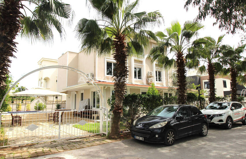 Haus Zum Verkauf Ideal Für Investitionen In Serik, Antalya