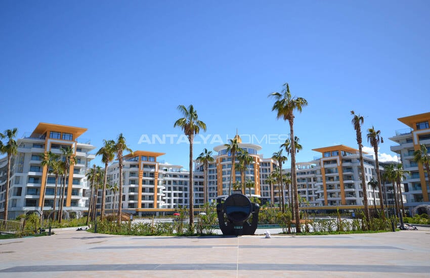 Квартира в комплексе Azura World Residence рядом с морем в Тюрклере 1