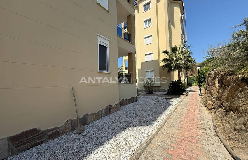 Möblierte Wohnung Mit Panoramablick Auf Die Stadt In Demirtaş 3
