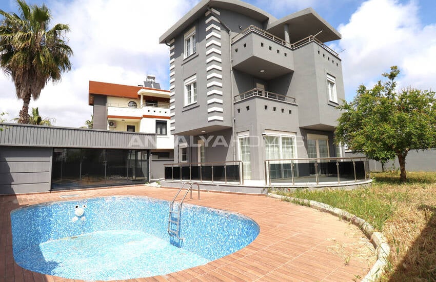 Detached House with Private Pool in Belek Antalya