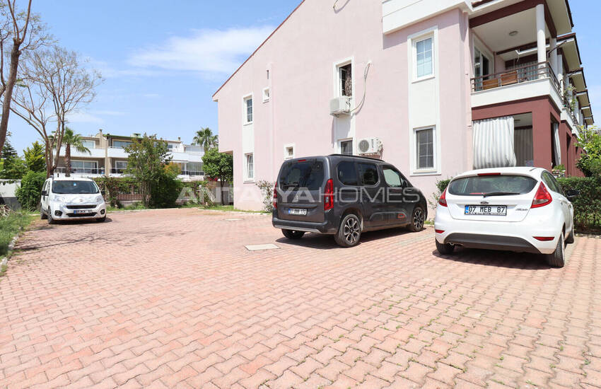 Antalya Lara'da Avantajlı Konumda Satılık Daire 4