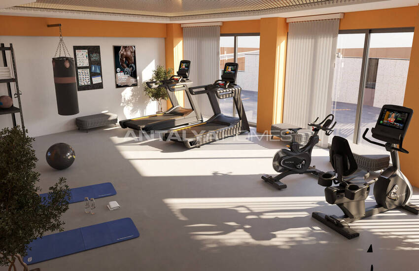 Недвижимость с видом на море и город в центре Алании 10